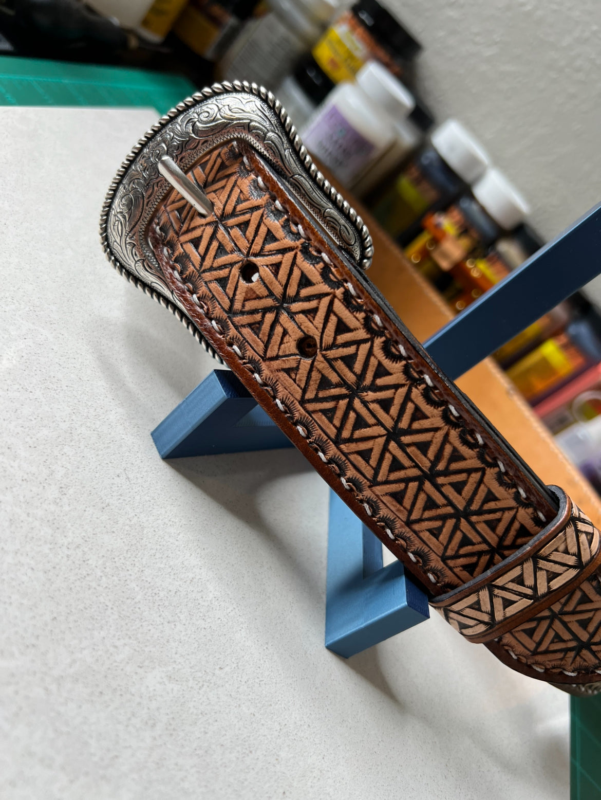 Belt with geometric design